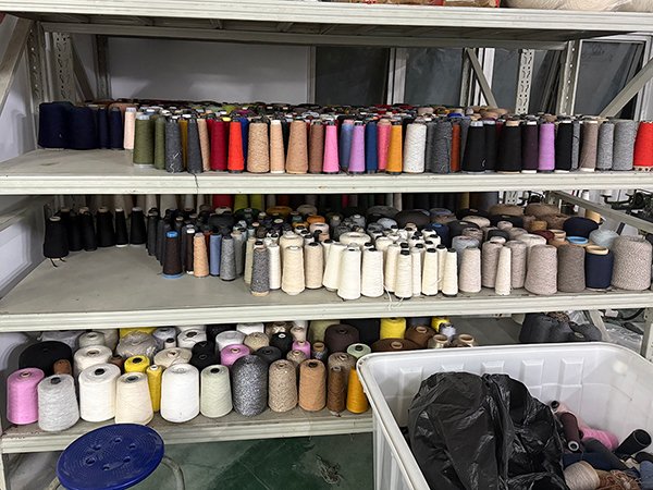 A professional knitwear manufacturer in Dalang, Dongguan. We specialize in OEM and ODM services for sweaters and knit accessories, leveraging the strength of the local industrial cluster for competitive advantages.