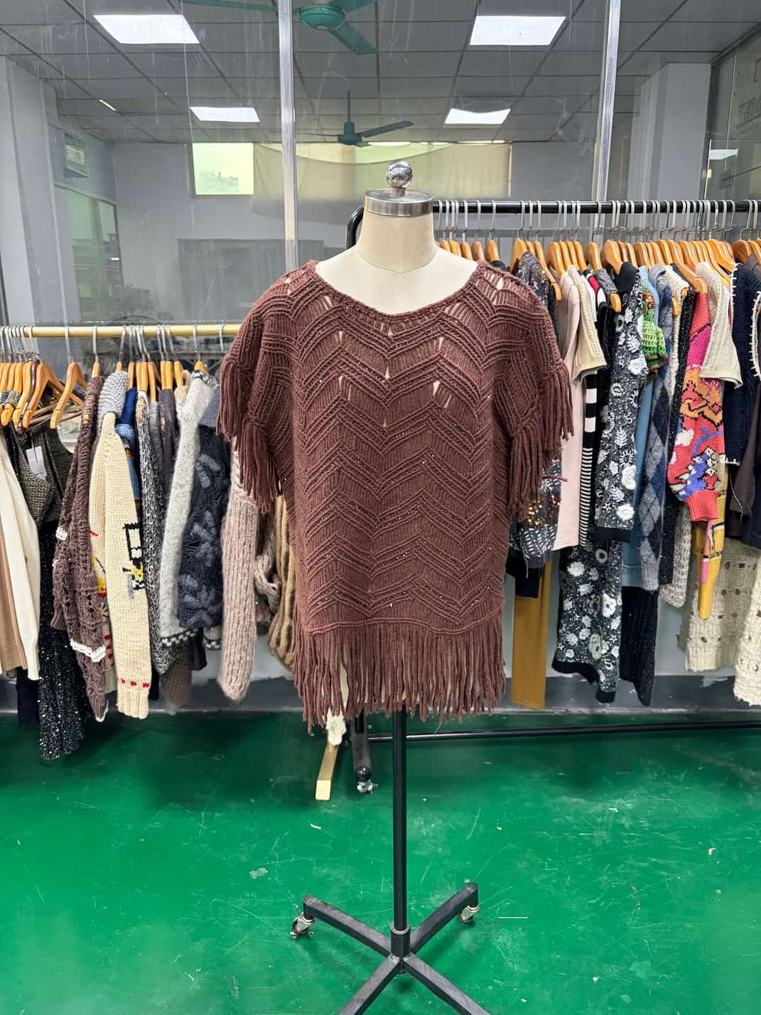 Artisanal hand-knitting techniques in Premium Knitwear Collections